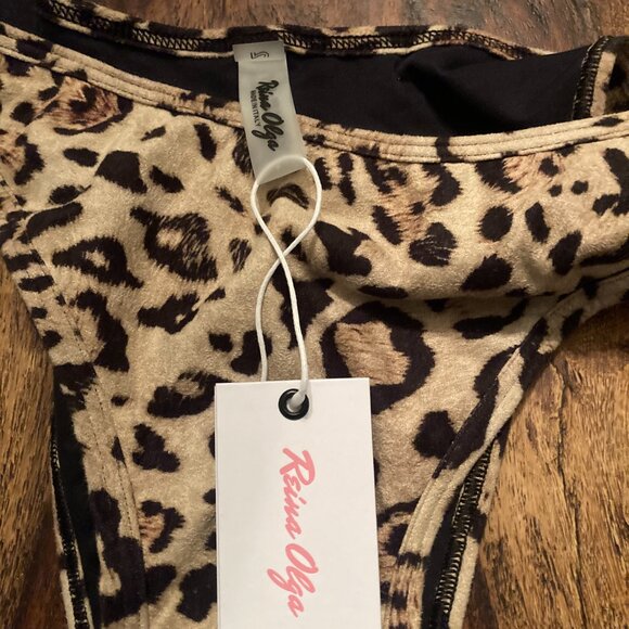 Reina Olga Leopard Print Bikini. Top in S and Bottoms in M - Picture 7 of 11